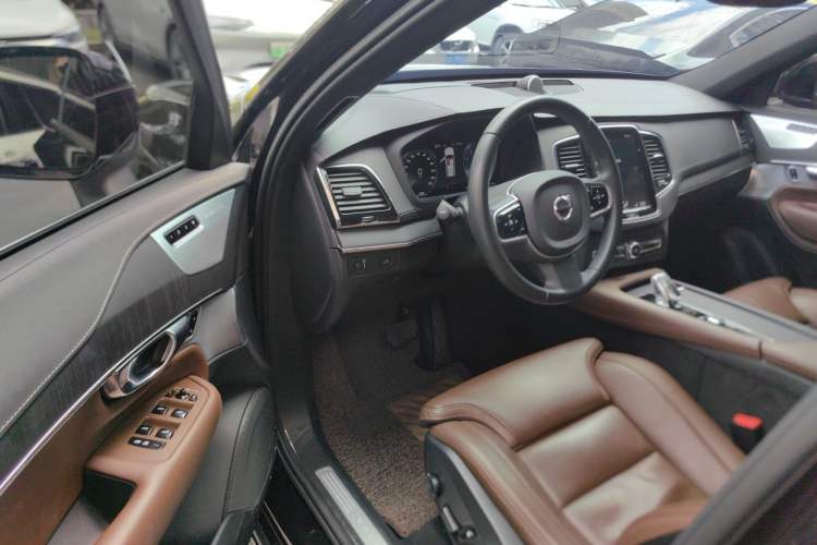Used Volvo XC90 2021 B6 Luxury Smart Edition 7-Seater Driver Seat