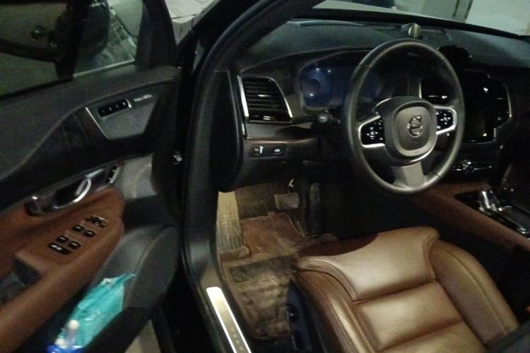 Used Volvo XC90 2021 B6 Luxury Smart Edition 7-Seater Driver Seat
