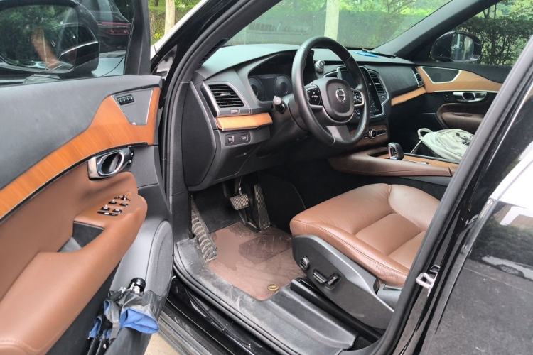 Used Volvo XC90 2021 B5 SmartDrive Luxury Edition 7 Seats Driver Seat