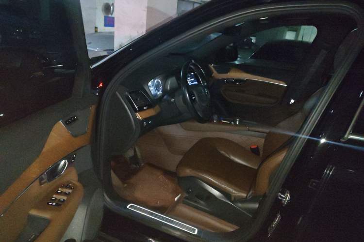 Used Volvo XC90 2021 B6 Zhiyi Luxury Edition 7-Seater Driver Seat