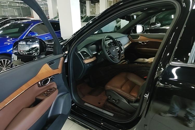 Used Volvo XC90 2021 B5 SmartDrive Luxury Edition 5-seater Driver Seat