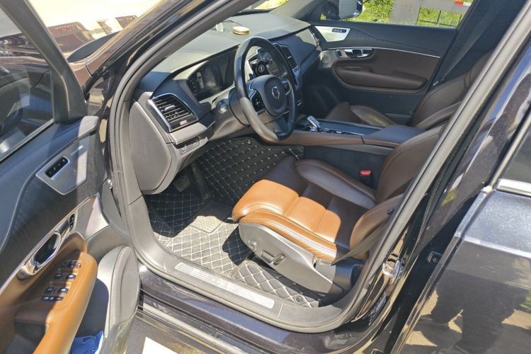 Used Volvo XC90 2021 B6 Luxury Smart Edition 7-Seater Driver Seat