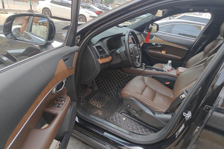 Used Volvo XC90 2021 B5 SmartDrive Luxury Edition 5-seater Driver Seat
