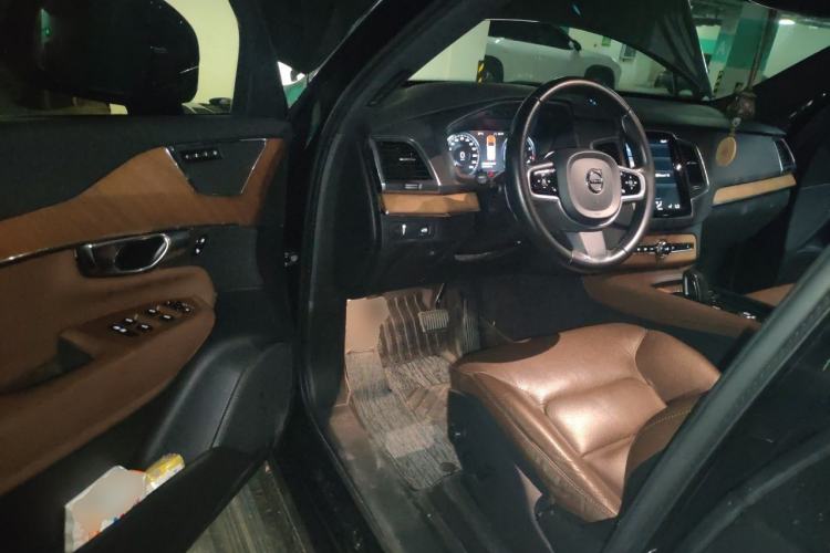 Used Volvo XC90 2021 B5 SmartDrive Luxury Edition 7 Seats Driver Seat