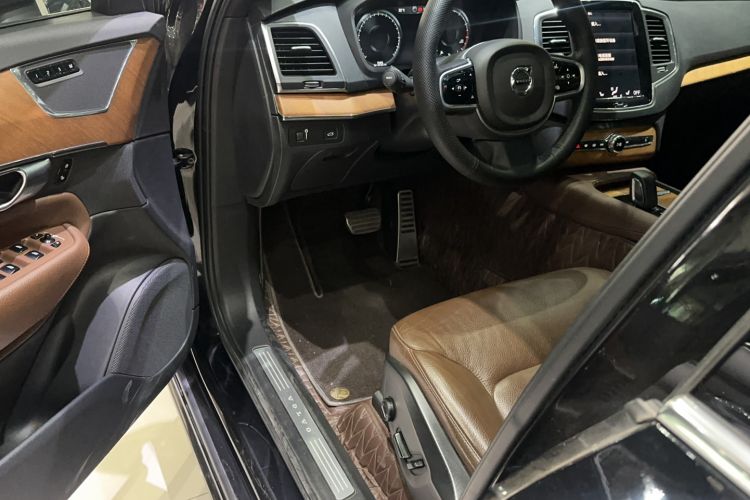 Used Volvo XC90 2021 B5 SmartDrive Luxury Edition 5-seater Driver Seat