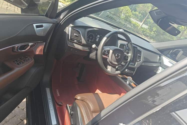 Used Volvo XC90 2021 B6 Luxury Smart Edition 7-Seater Driver Seat