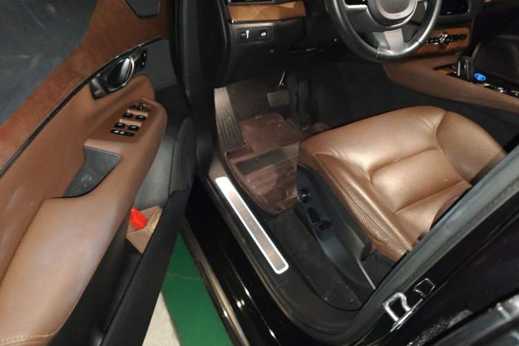 Used Volvo XC90 2021 B6 Zhiyi Luxury Edition 7-Seater Driver Seat