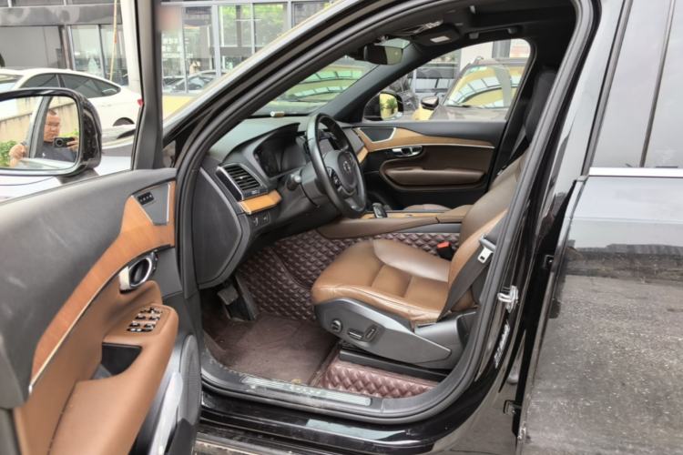 Used Volvo XC90 2021 B5 SmartDrive Luxury Edition 7 Seats Driver Seat