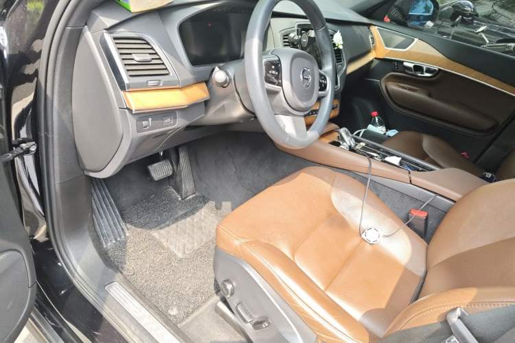 Used Volvo XC90 2021 B5 SmartDrive Luxury Edition 5-seater Driver Seat