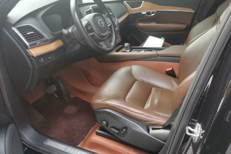 Used Volvo XC90 2021 B5 SmartDrive Luxury Edition 5-seater Driver Seat