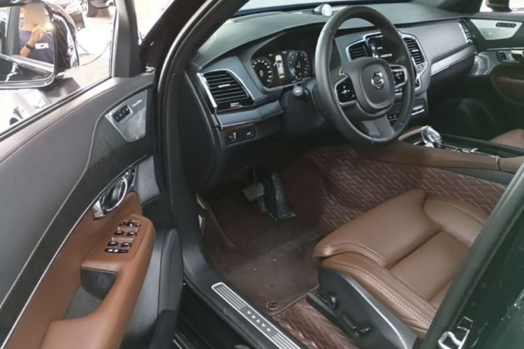 Used Volvo XC90 2021 B6 Luxury Smart Edition 7-Seater Driver Seat