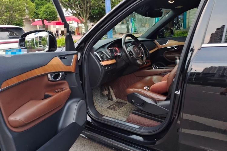 Used Volvo XC90 2021 B5 SmartDrive Luxury Edition 5-seater Driver Seat