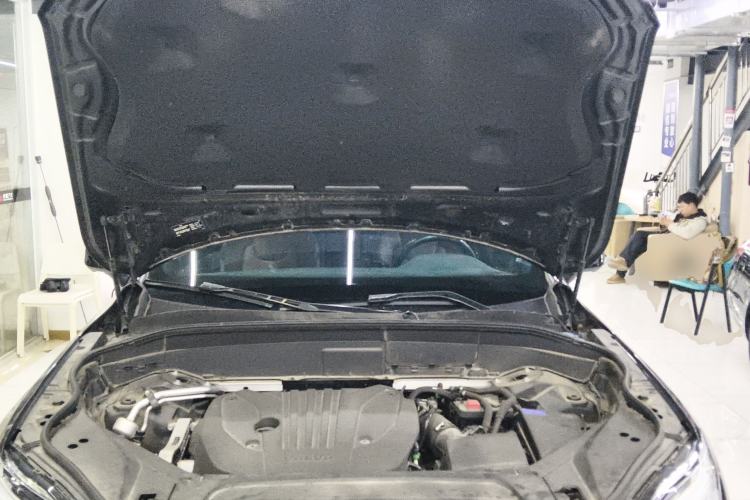 Used Volvo XC90 2021 B5 SmartDrive Luxury Edition 5-seater Engine Bay