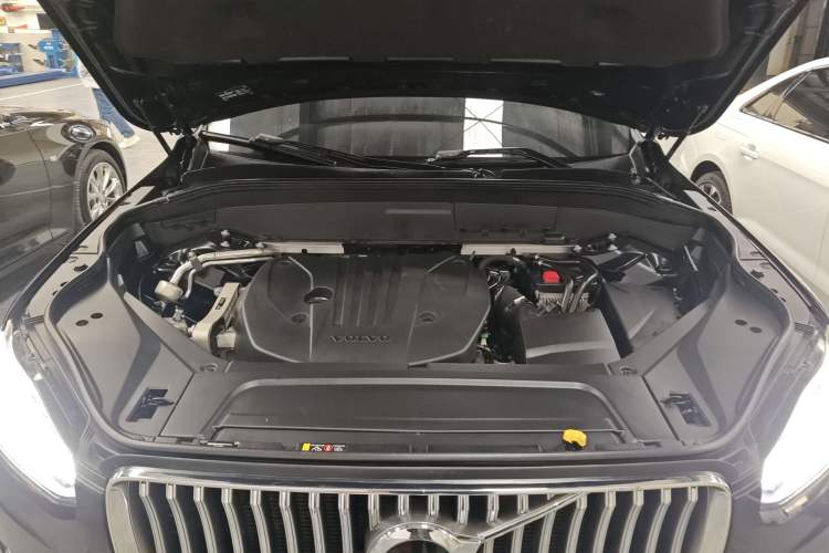 Used Volvo XC90 2021 B5 SmartDrive Luxury Edition 5-seater Engine Bay