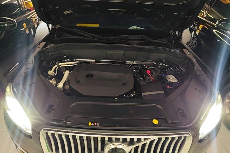 Used Volvo XC90 2021 B6 Luxury Smart Edition 7-Seater Engine Bay