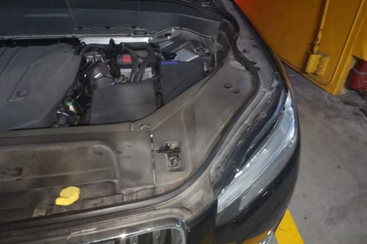 Used Volvo XC90 2021 B5 SmartDrive Luxury Edition 5-seater Engine Bay Left