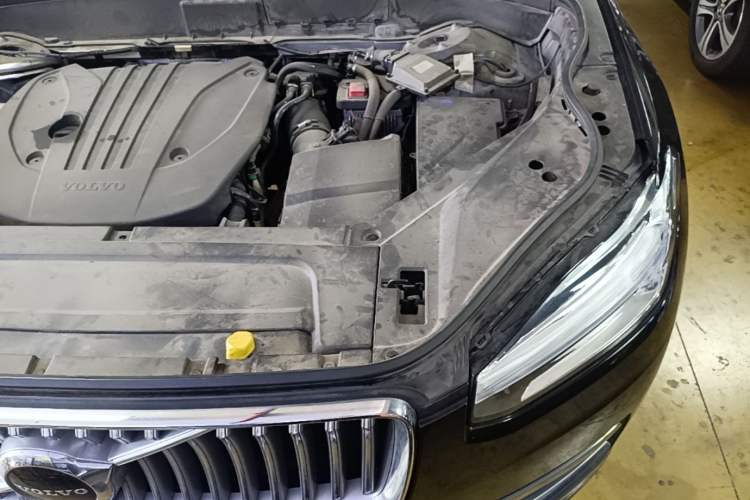 Used Volvo XC90 2021 B5 SmartDrive Luxury Edition 5-seater Engine Bay Left