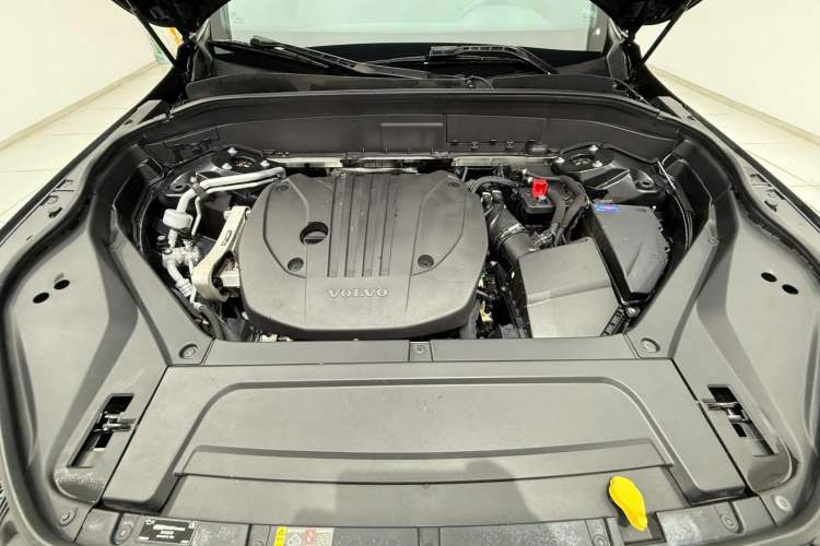 Used Volvo XC90 2021 B5 SmartDrive Luxury Edition 5-seater Engine Bay