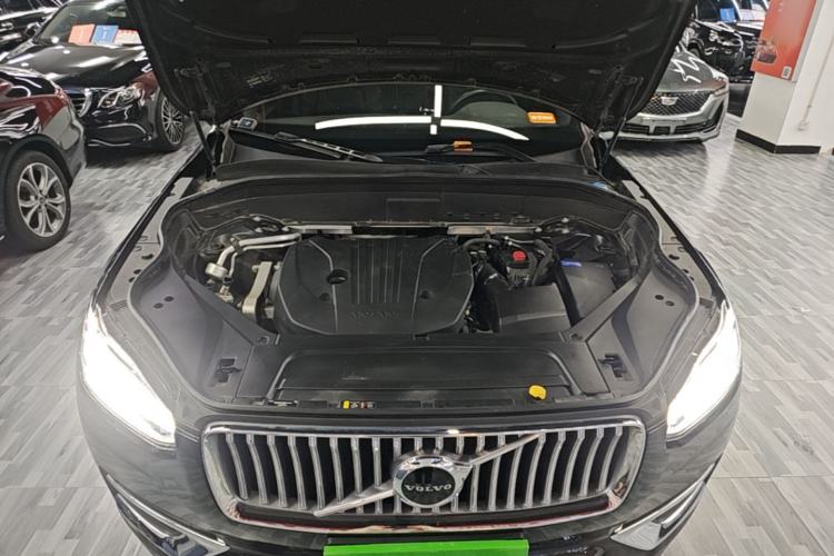 Used Volvo XC90 2021 B5 SmartDrive Luxury Edition 5-seater Engine Bay