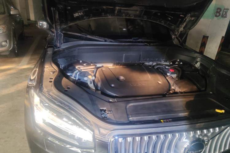 Used Volvo XC90 2021 B6 Luxury Smart Edition 7-Seater Engine Bay Right