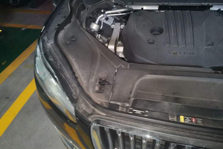 Used Volvo XC90 2021 B5 SmartDrive Luxury Edition 5-seater Engine Bay Right