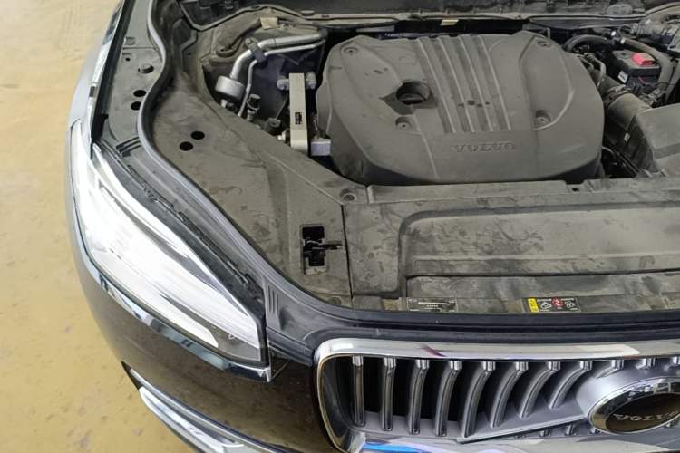 Used Volvo XC90 2021 B5 SmartDrive Luxury Edition 5-seater Engine Bay Right