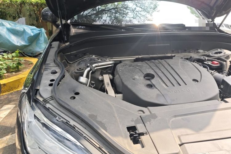 Used Volvo XC90 2021 B5 SmartDrive Luxury Edition 5-seater Engine Bay Right