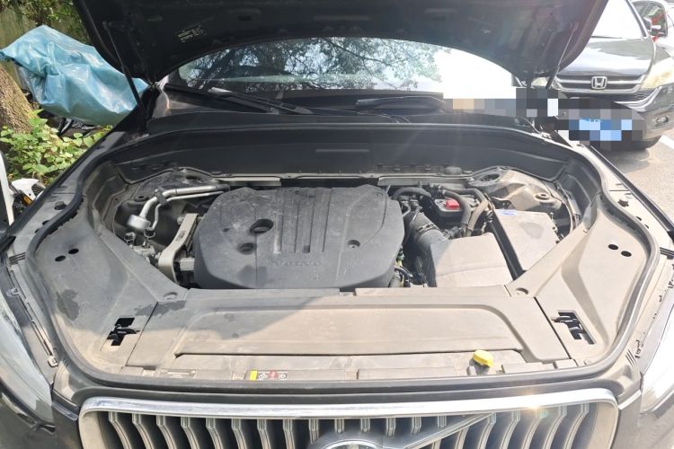Used Volvo XC90 2021 B5 SmartDrive Luxury Edition 5-seater Engine Bay