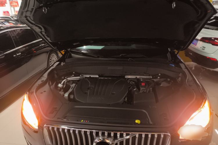 Used Volvo XC90 2021 B5 SmartDrive Luxury Edition 5-seater Engine Bay
