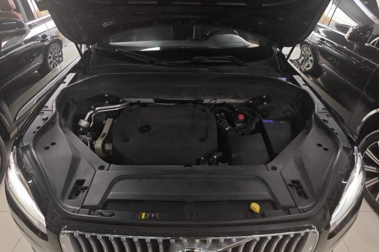 Used Volvo XC90 2021 B6 Zhiyi Luxury Edition 7-Seater Engine Bay