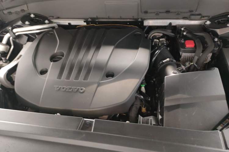 Used Volvo XC90 2021 B5 SmartDrive Luxury Edition 5-seater Engine Bay