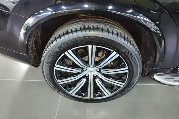 Used Volvo XC90 2021 B5 SmartDrive Luxury Edition 5-seater Exterior 2