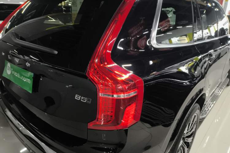 Used Volvo XC90 2021 B5 SmartDrive Luxury Edition 5-seater Exterior 3