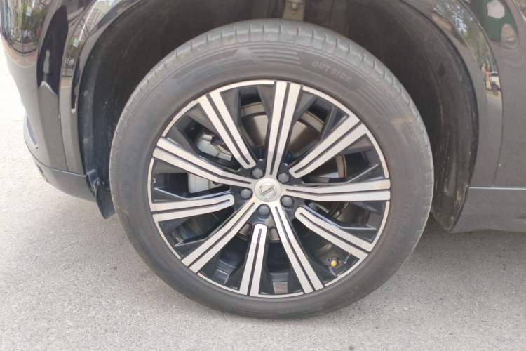 Used Volvo XC90 2021 B5 SmartDrive Luxury Edition 5-seater Exterior 4