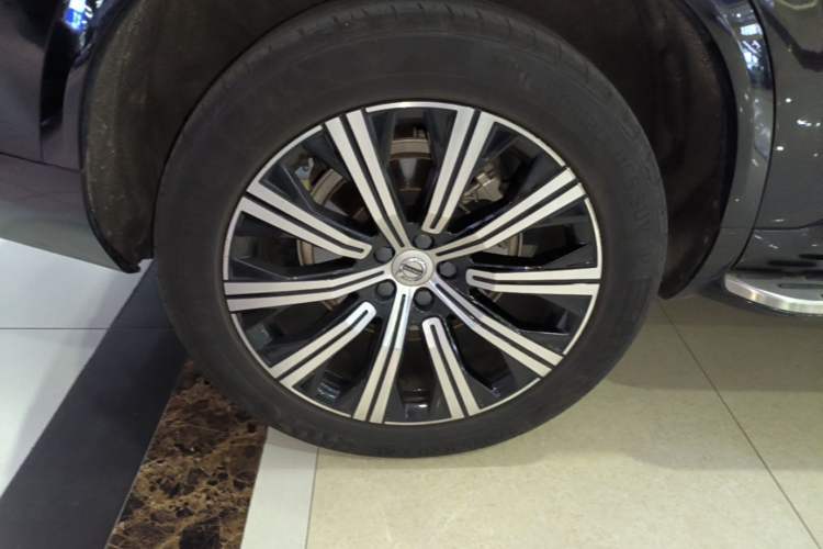 Used Volvo XC90 2021 B5 SmartDrive Luxury Edition 5-seater Exterior 5