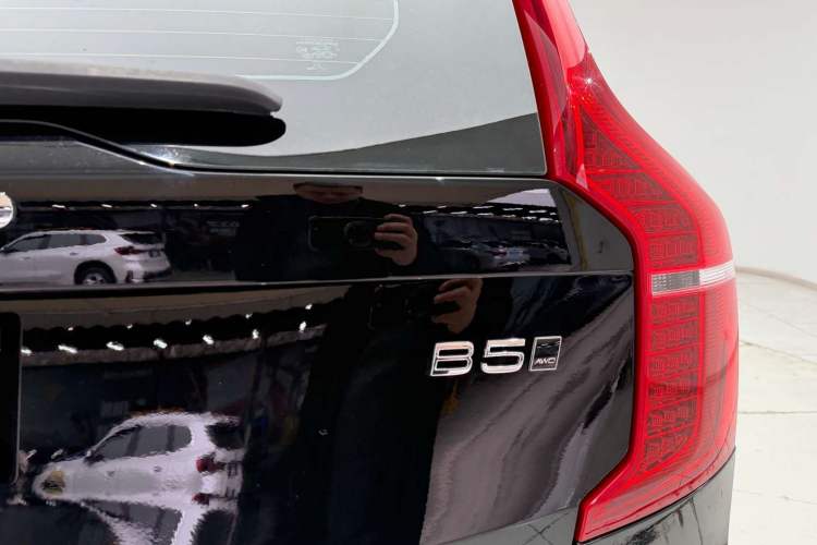 Used Volvo XC90 2021 B5 SmartDrive Luxury Edition 5-seater Exterior 8