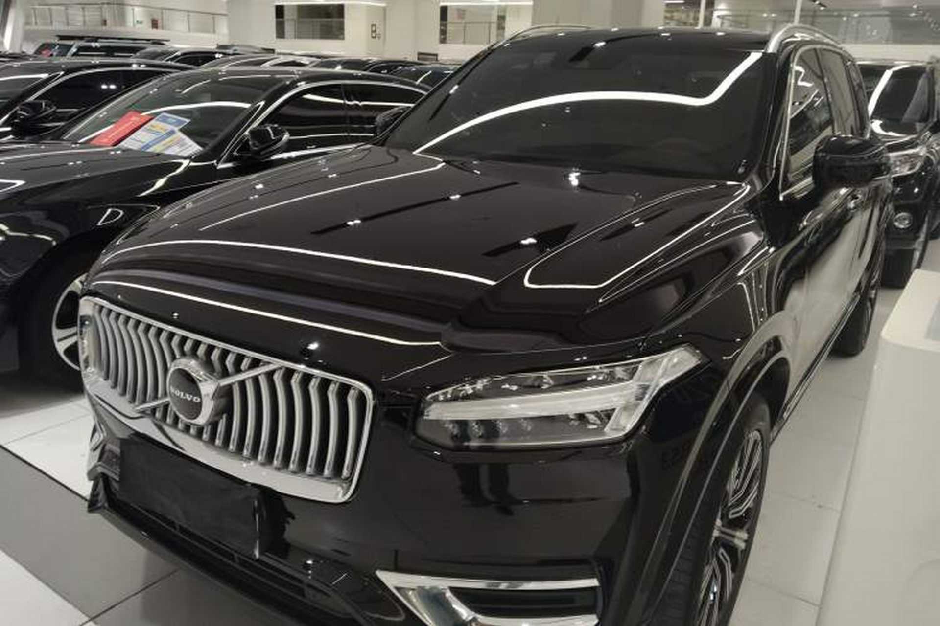 Used Volvo XC90 2021 B5 SmartDrive Luxury Edition 7 Seats Front Left 45 Deg