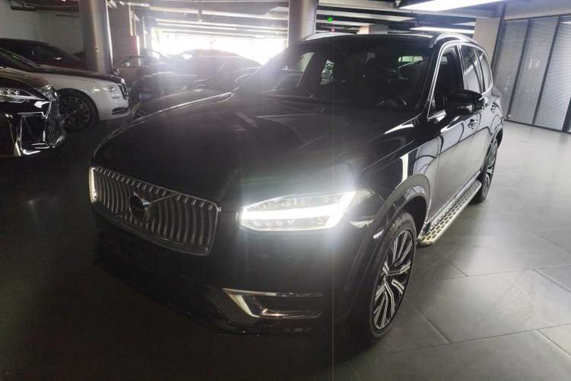 Used Volvo XC90 2021 B6 Luxury Smart Edition 7-Seater Front Left 45 Deg