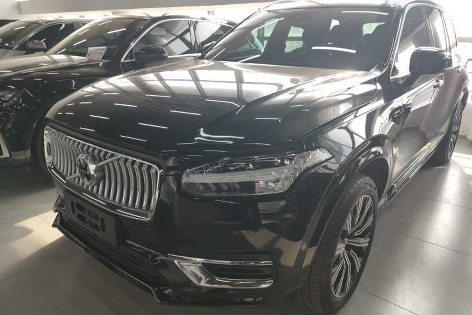 Used Volvo XC90 2021 B5 SmartDrive Luxury Edition 5-seater Front Left 45 Deg