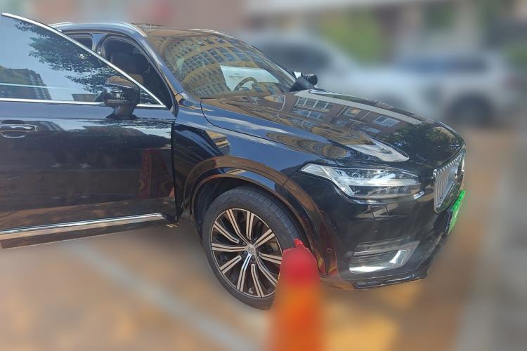 Used Volvo XC90 2021 B6 Luxury Smart Edition 7-Seater Front Right 45 Deg