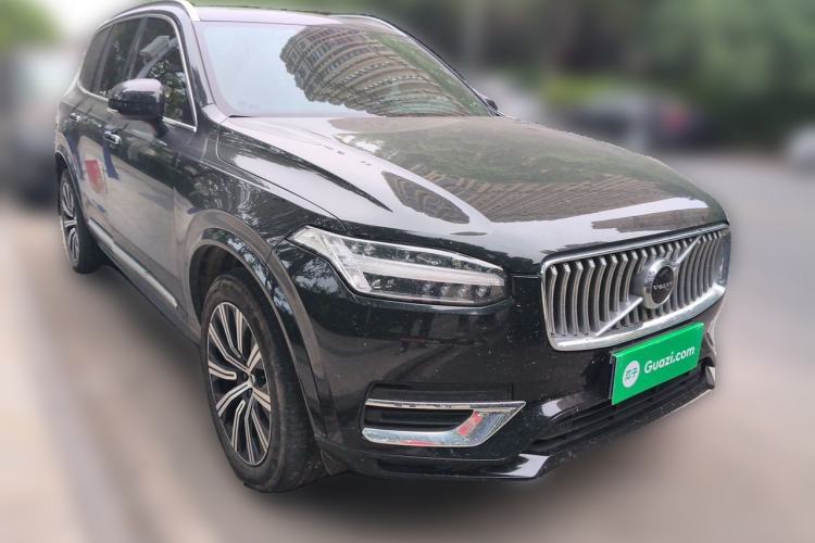 Used Volvo XC90 2021 B5 SmartDrive Luxury Edition 7 Seats Front Right 45 Deg