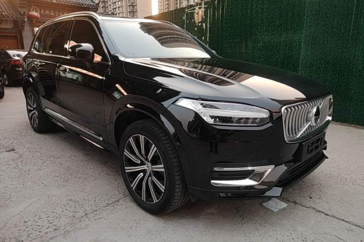 Used Volvo XC90 2021 B6 Zhiyi Luxury Edition 7-Seater Front Right 45 Deg