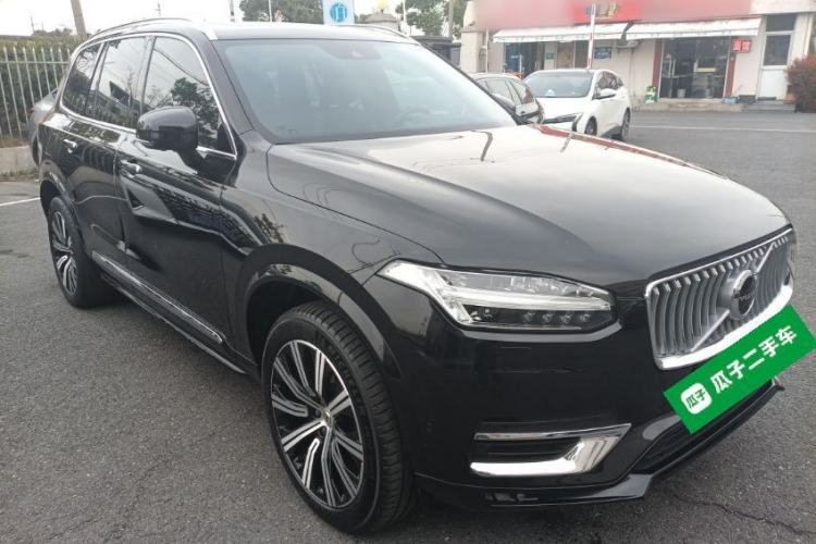 Used Volvo XC90 2021 B6 Luxury Smart Edition 7-Seater Front Right 45 Deg