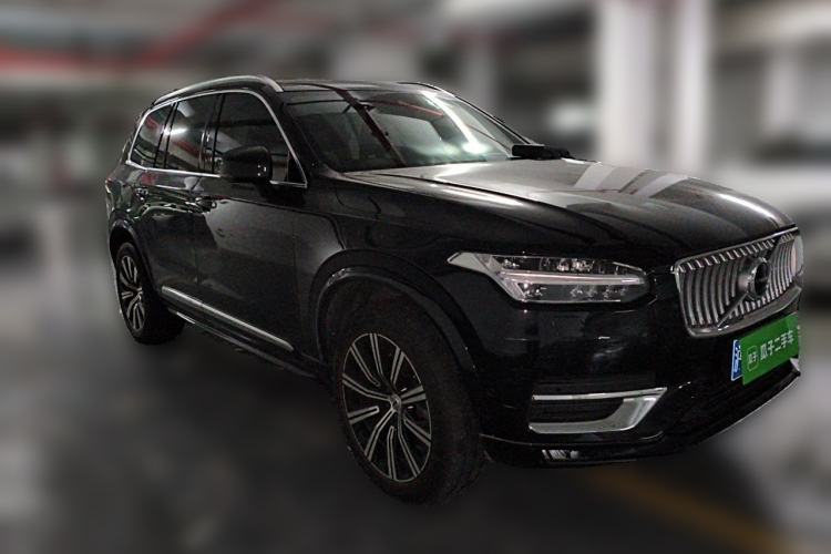 Used Volvo XC90 2021 B6 Luxury Smart Edition 7-Seater Front Right 45 Deg