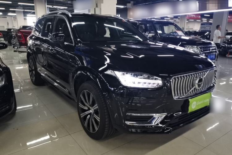 Used Volvo XC90 2021 B6 Zhiyi Luxury Edition 7-Seater Front Right 45 Deg