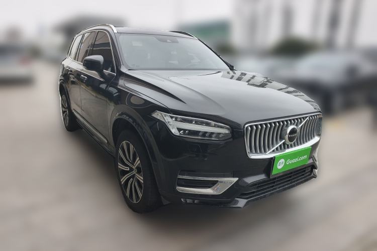 Used Volvo XC90 2021 B6 Zhiyi Luxury Edition 7-Seater Front Right 45 Deg