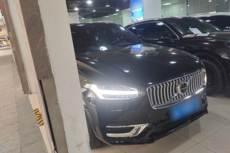 Used Volvo XC90 2021 B5 SmartDrive Luxury Edition 5-seater Front Right 45 Deg