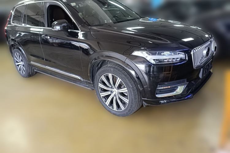 Used Volvo XC90 2021 B5 SmartDrive Luxury Edition 5-seater Front Right 45 Deg