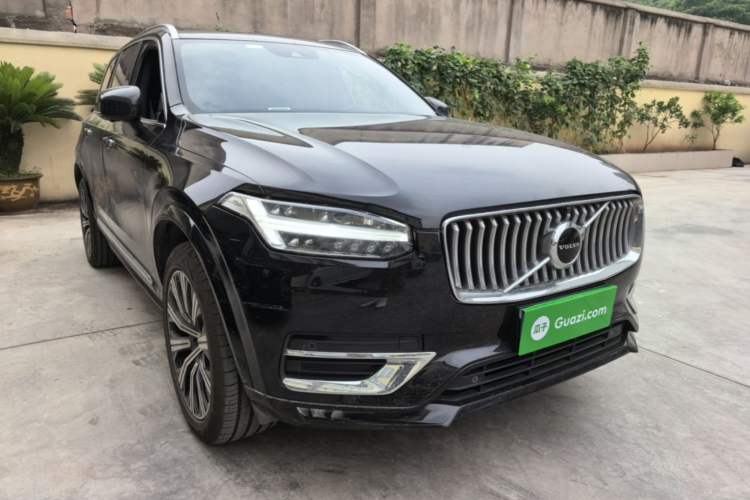 Used Volvo XC90 2021 B5 SmartDrive Luxury Edition 7 Seats Front Right 45 Deg