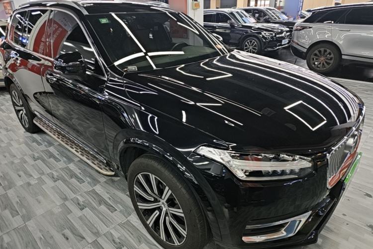 Used Volvo XC90 2021 B5 SmartDrive Luxury Edition 5-seater Front Right 45 Deg
